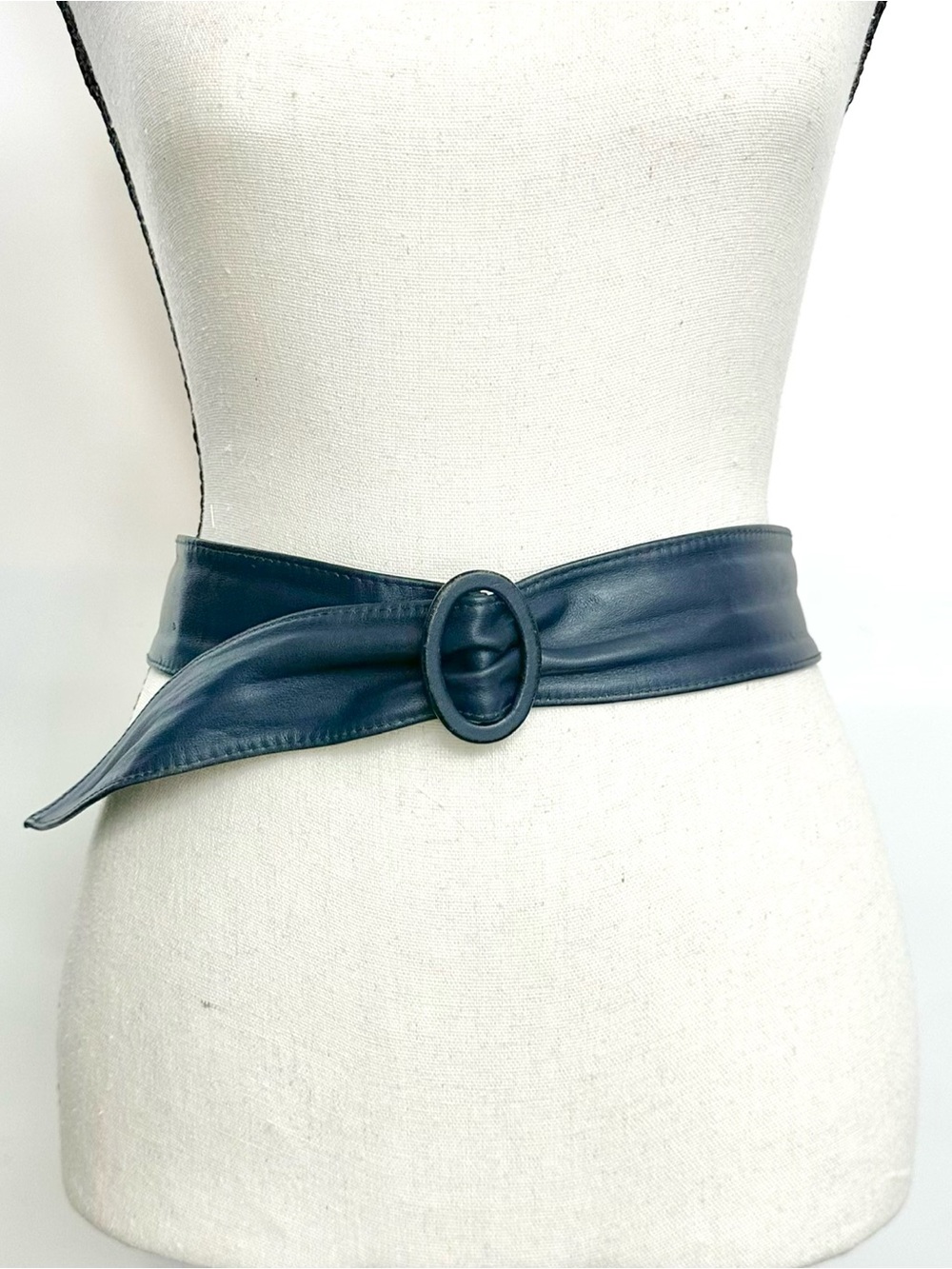 💥💲🔻 Navy Leather Belt with Oval Buckle